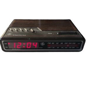 GE General Electric Clock Radio Model No. 7-4612B *Works*